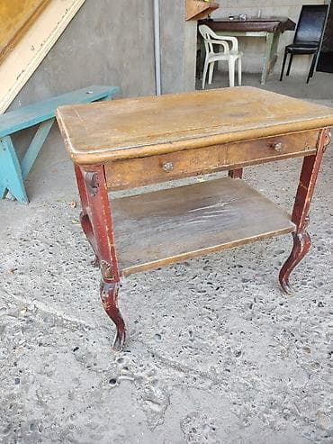 Klassik üslublu taxta köməkçi masa qedim - Material: tam ağac — 1