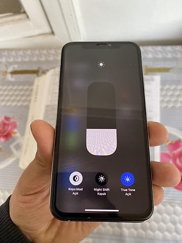 ekran sekilleri samsung: IPhone Xs, Gümüşü, Face ID — 8