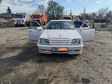 mercedes 190 1995: Mercedes-Benz C-Class: 2 l | 1995 il Sedan — 7