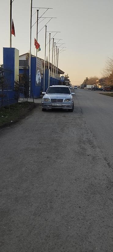 volkswagen tiguan ii: Mercedes-Benz C-Class: 2.2 л | 2000 г. Седан — 9