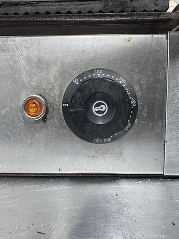 qiril aparat: İkili elektrikli kontak qril 160azn və şaurma dönər aparatı 350azn tək — 3