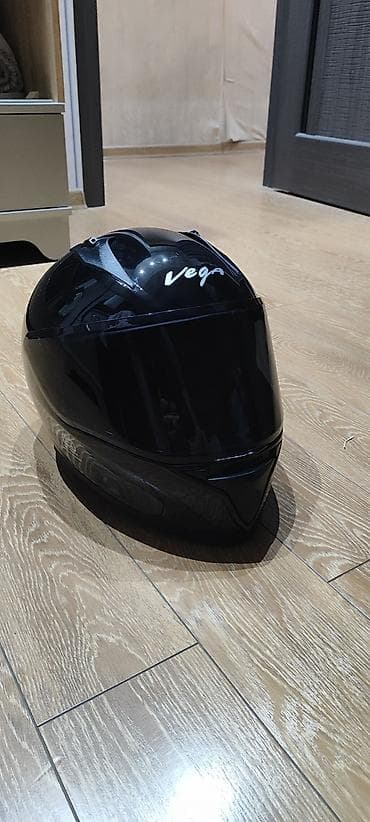 Vega tam üzlü (full-face) moto dəbilqə - Rəng: parlaq qara, tünd