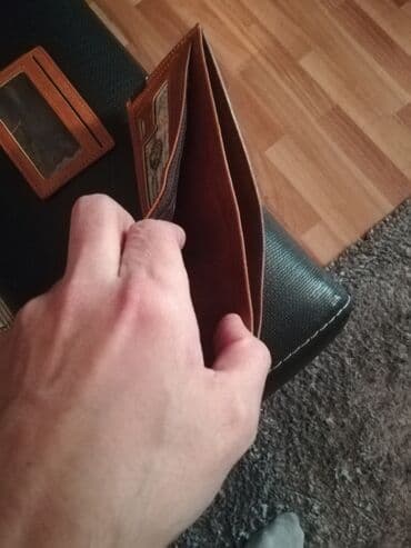 ювелирные украшения баку: Mağaza bağlanıb əldə qalanlar mayasına satılır. Dəri pulqabilar — 9