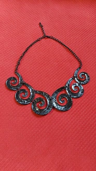 telefon saatlar qiymeti: Qara metal bəzəkli kolye — 3