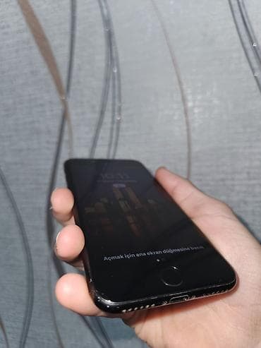 telefin: IPhone 7, Qara, Barmaq izi — 2