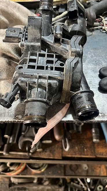 Su nəqliyyatı: PSA su nasosu və termostat gövdəsi (orijinal nömrələr: 9684319880 və — 3