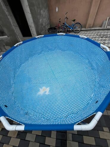 intex 732 x 366 x 132: Intex tərəfindən istehsal olunan bu yerüstü hovuz model A 10'x30" FT — 3