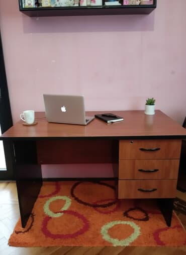 dairevi masa: Kompüter masası, İşlənmiş, Açılan, Laminat, Dördbucaq masa — 1