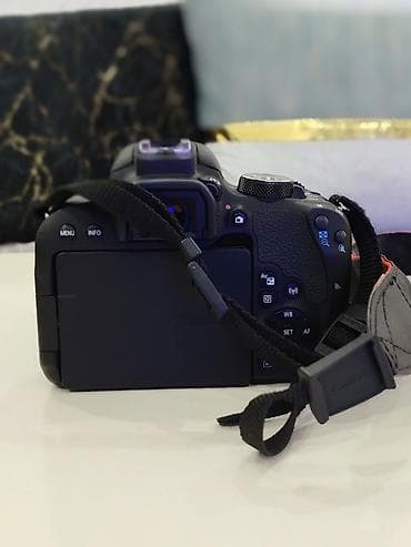 philips xenium x703: Canon EOS 800D (Rebel T7i) DSLR fotoaparat + Canon EF‑S 18‑55mm — 2