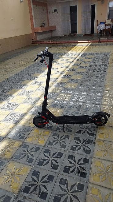 İşlənmiş Elektrik samokat 8", 251 - 350 Vt, 26 - 35 km/s, Pulsuz çatdırılma