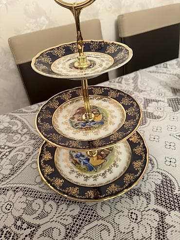 tort m: Tort və şiriniyyat qabı — 2