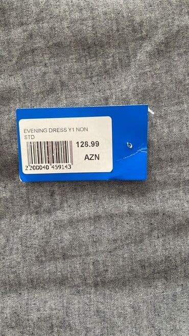 Ev geyimləri, pijamalar: Qara, parıltılı ziyafət donu. Ziyafət və xüsusi günlərdə geyinmək üçün — 2