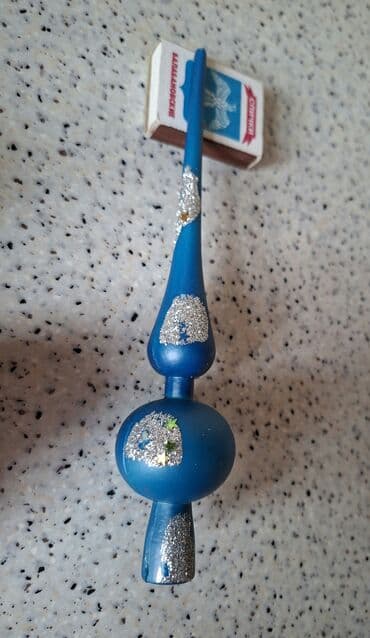 Xonçalar: Mavi rəngli Yeni il şam ağac üçün uc (başlıq) 20 sm uzunluğu. 1 ədəd — 1