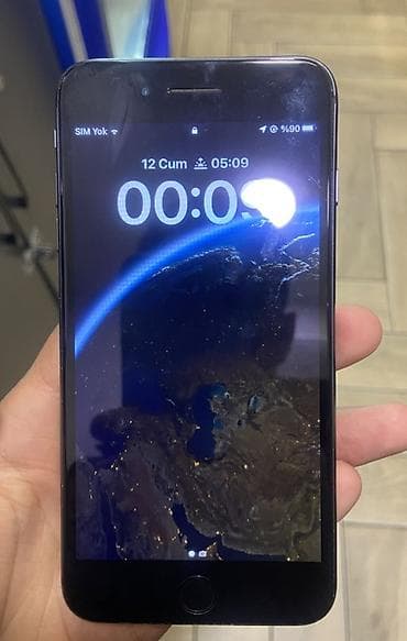 IPhone 8 Plus, Qara, Barmaq izi — 1