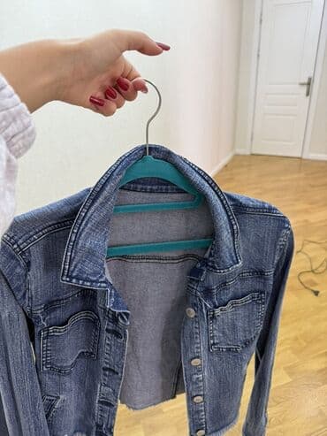 cins pencekler instagram: Qadınlar üçün klassik denim cins gödəkçə - Rəng: tünd maviyə çalan — 2