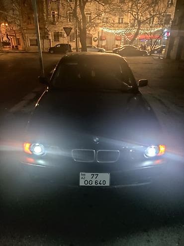 mersedes c 180: BMW 5 series: 3 l | 1994 il Sedan — 4