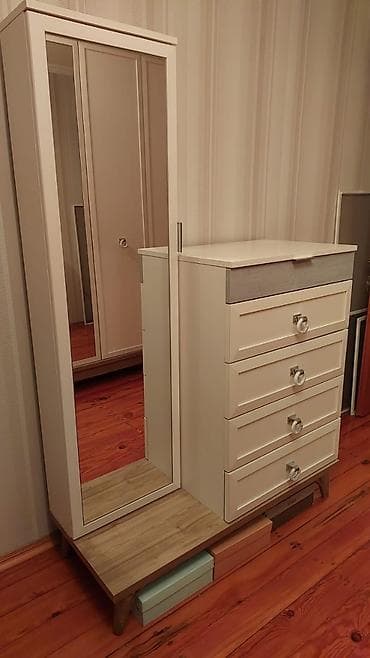 2 mertebe kravatlar: Yataq otağı mebel dəsti. Şifaner hündürlüyü 2m.20sm, 6 qapılı — 3