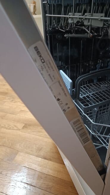 maşın üçün tozsovuran: Посудомойка Beko, Полногабаритная (60 см), Отдельностоящая, Б/у — 9