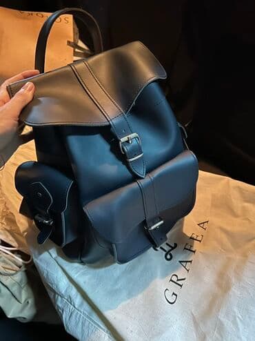 qaşlı çanta: Tünd göy rəngdə, dəri materialdan hazırlanmış uniseks bel çantası — 1