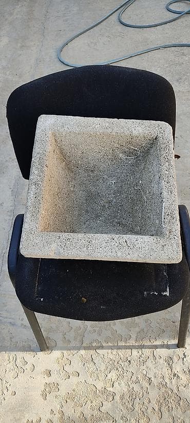çilədağı bitkisi rus dilində: Beton dekorativ küp/üstlük daş su süzən daş yaxşı vəziyyətdədir.ünvan — 6