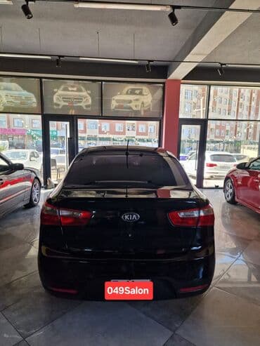 təkər satşı: Kia Rio sedan – qara rəng Kuzov: 4 qapılı sedan Mühərrik: benzin — 2