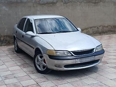 Opel Vectra: 1.8 l | 1997 il 250000 km Sedan