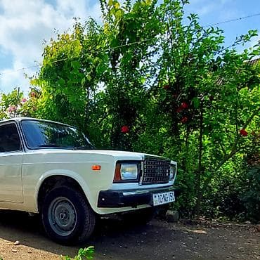 vaz 2107 rolu: Model: Lada Riva/VAZ 2107 sedan Rəng: Ağ Kuzov: 4 qapılı, klassik — 4