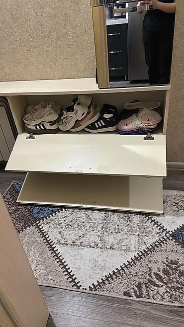 1 qapılı dolab: 1 qapı, Güzgülü, Bej, Digər material, Açılan, Düz dolab — 3