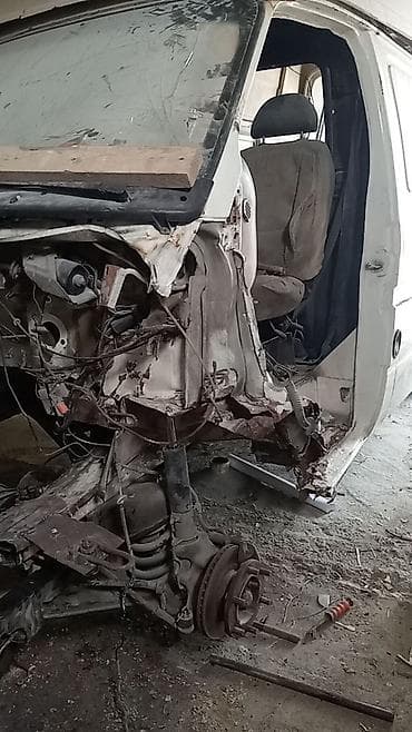 gence yuk dasima: Dəmirçi və kraska işləri görürük. əsas odur ki,pulunuzu ustalar alıb — 4