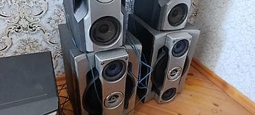 Musiqi mərkəzi Sony. İşlək vəziyyətdədir çox mohkəm səsi var.5500watt