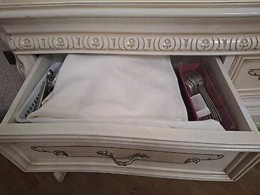 dolab parca: Klassik üslubda vitrin-bufet - Rəng: krem/ivori tonlarında, qızılı — 6