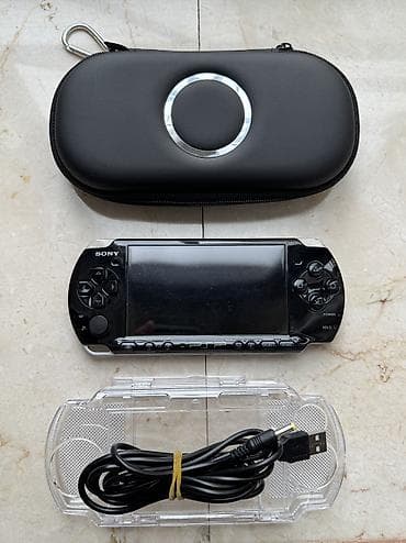 playsta: Sony PSP 3004 Tam işlək vəziyyətdə. Umd disk yeri işləyir. Üstündə 8gb — 2