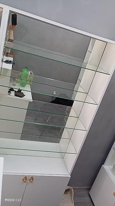 eynək vitrin: Açıq dolab vitrini — 1