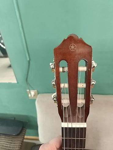 Fleytalar: Klassik gitara, Yamaha, İşlənmiş — 3