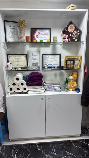 Stend vitrinləri: Şüşəli dolab vitrini, İşlənmiş, Ünvandan götürmə — 2