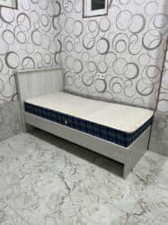 ikinci əl seyf qapıları: İşlənmiş, Təknəfərlik çarpayı, Bazalı, Matras ilə — 2