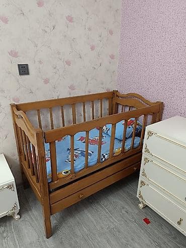 divan kohnə: Besik 5 yasa kimidir 25 azn
Köhnə Gunesli lale 2 kod 340 — 1