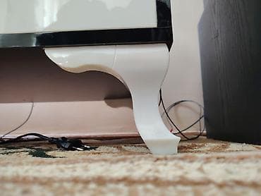 metbex masa ve oturacaqlar: Düz TV altlığı, Polkalı, Laminat — 4