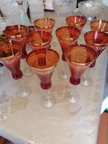 boru: 9rumka bordo renginde. Kenarlari qizili ishleme naxish. 10eded bordo — 2