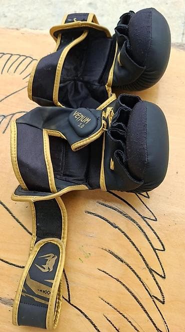 kask boks: Boks əlcəyi- 1-2 dəfə istifadə olunub, yenidir. Kim istəsə yazib — 3