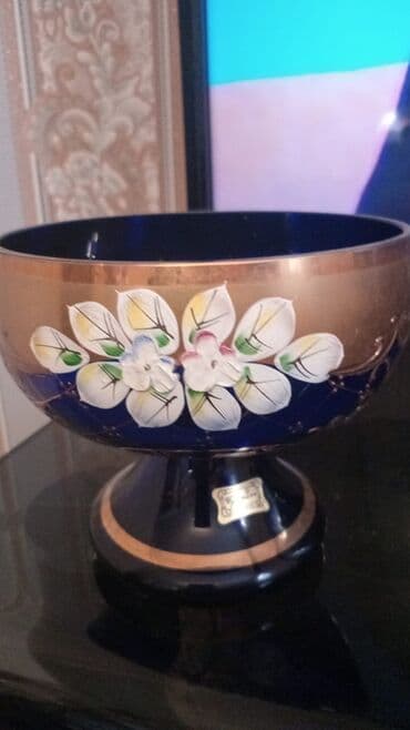 Boyalı bəzəkli şüşə meyvə qabı (ayaqlı) - Material: qalın şüşə -