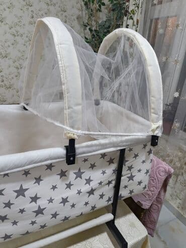 gul: Oğlan və qız üçün, İşlənmiş, Yumru, Beşik, Dəstsiz, Matrassız, Yellənmə mexanizm ilə — 1