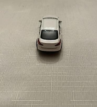 taxta oyuncaqlar: Ağ rəngli miniatür sedan oyuncaq avtomobil - Korpus: plastik, detallı — 6