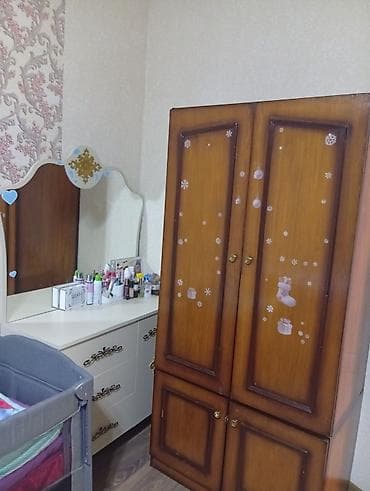 eboksid satisi: İşlənmiş, 4 qapılı, Qəhvəyi, Taxta, Açılan, Düz dolab — 1