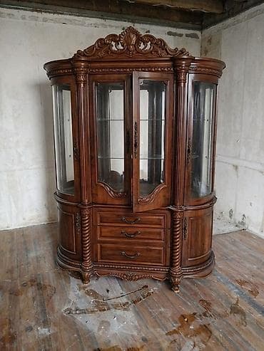 plasmas şkaflar: Klassik üslubda vitrin-bufet - Material: massiv ağac (təbii ağac — 1