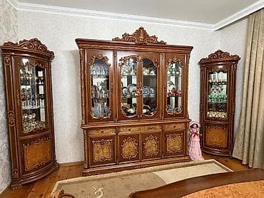 Klassik qonaq otağı üçün vitrinli mebel dəsti Tərkibi: - 1 ədəd böyük