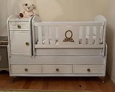 Beşiklər: Oğlan və qız üçün, Dördbucaq, Beşik, Yellənmə mexanizmsiz — 1