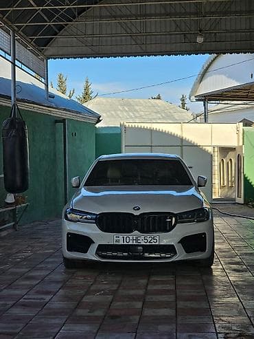 bmw m3 gtr: BMW 5 series: 2 l | 2017 il Sedan — 3