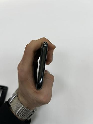 ön kamera: IPhone 11 Pro, Space Gray — 9