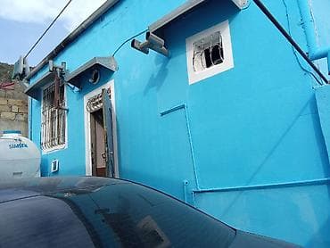 Квартиры: 1 mərtəbəli həyət evi - Mavi rəngdə boyanmış künc sahədə yerləşən — 2